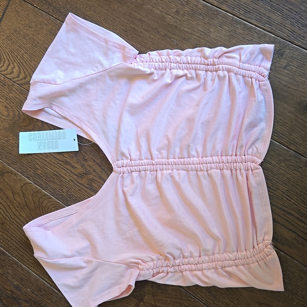 Urban Outfitters Light Pink Ruched V‑Neck Crop Top NWOT - Picture 1 of 6